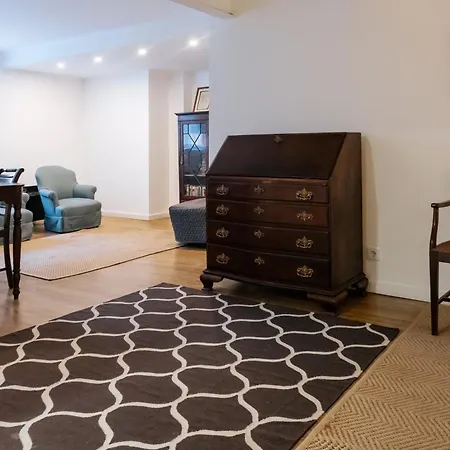 Apartment Diogo's Alcantara Ii By Mycelia